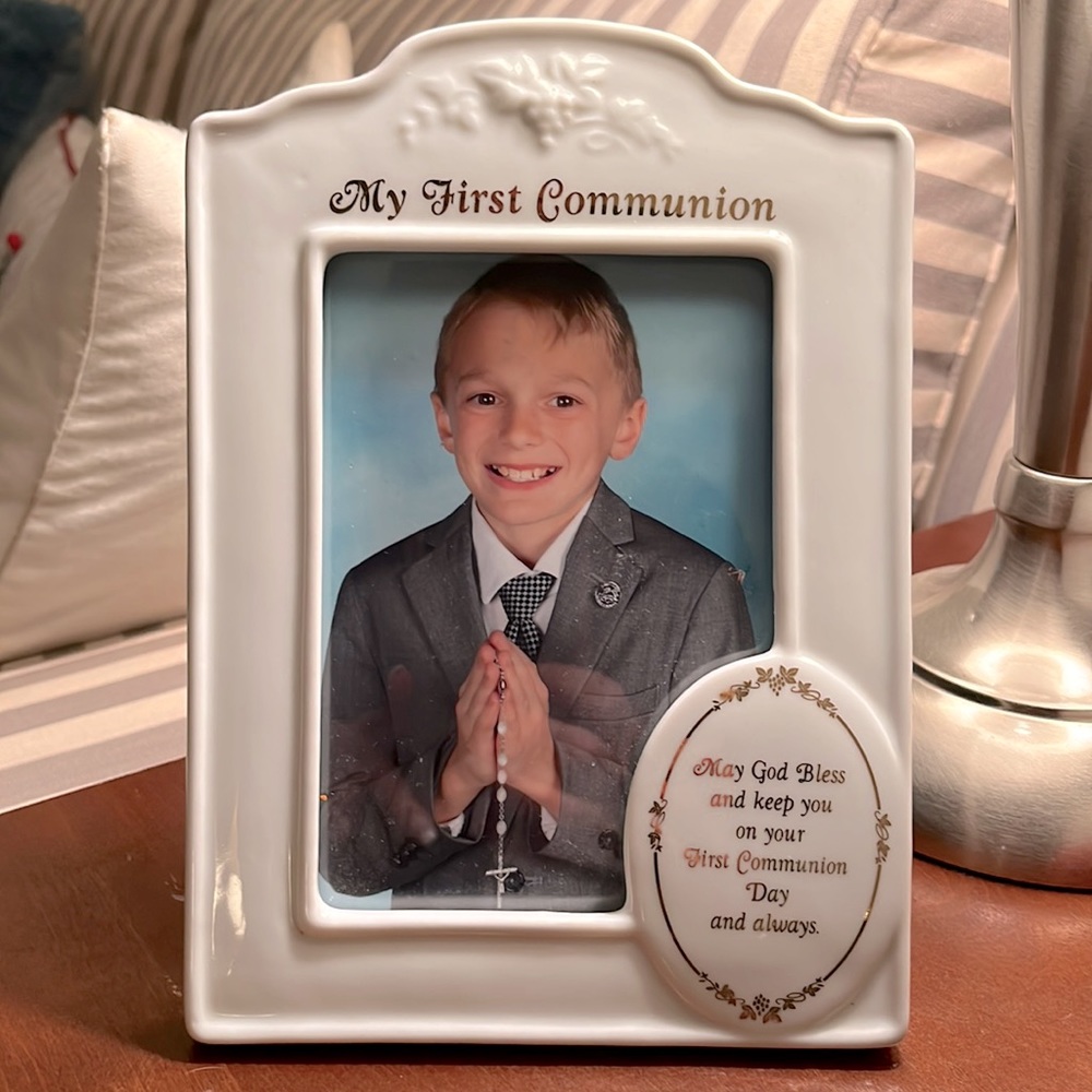Porcelain First Communion Picture Frame - Picture 2 of 7